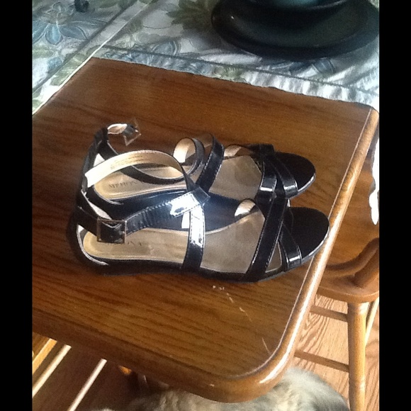 Black strappy flats