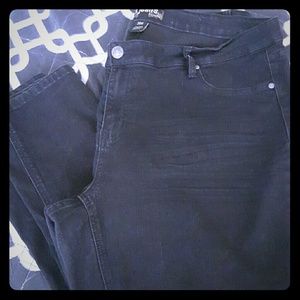 Black stretchy jeans