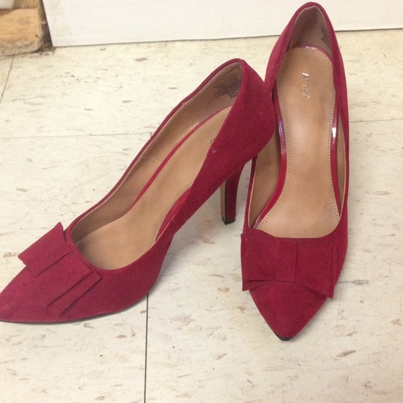 Red heels! - Picture 2 of 3