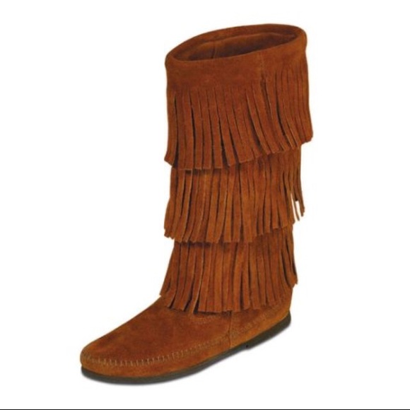 Minnetonka size 8 fringe boots!