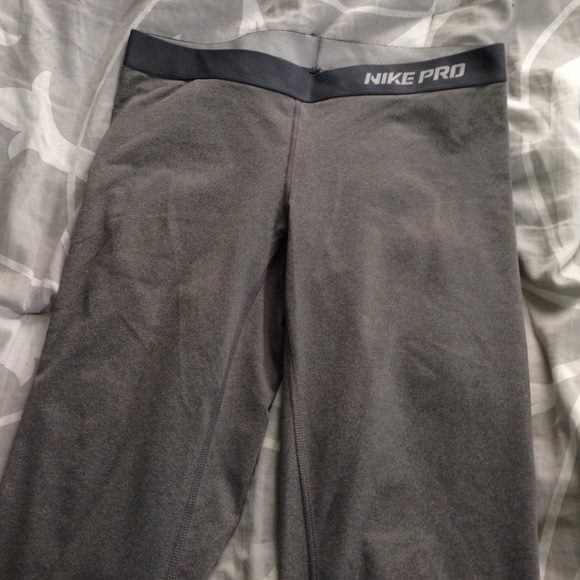Nike Pro Dri Fit crop yogas