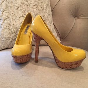 Jennifer Lopez yellow patent & cork pumps