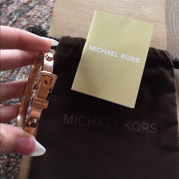 🎉💥FLASH SALE rose gold MK bracelet💥🎉