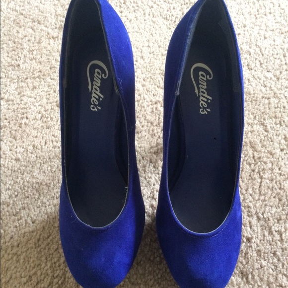 Blue suede pumps