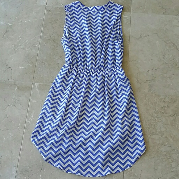 Everly Chevron dress - Picture 2 of 3