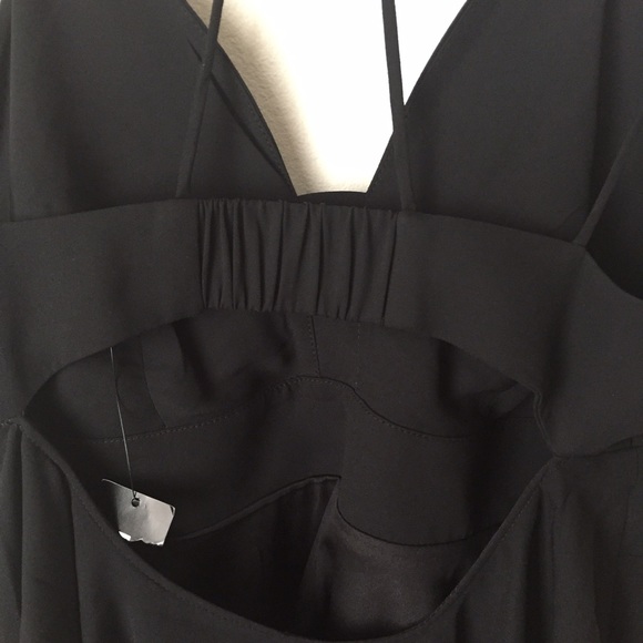 ❗️SOLD❗️Gorgeous EXPRESS Top! - Picture 3 of 4