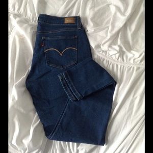 Levi's size 32 (NWOT)
