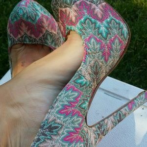 Sparkly chevron pumps