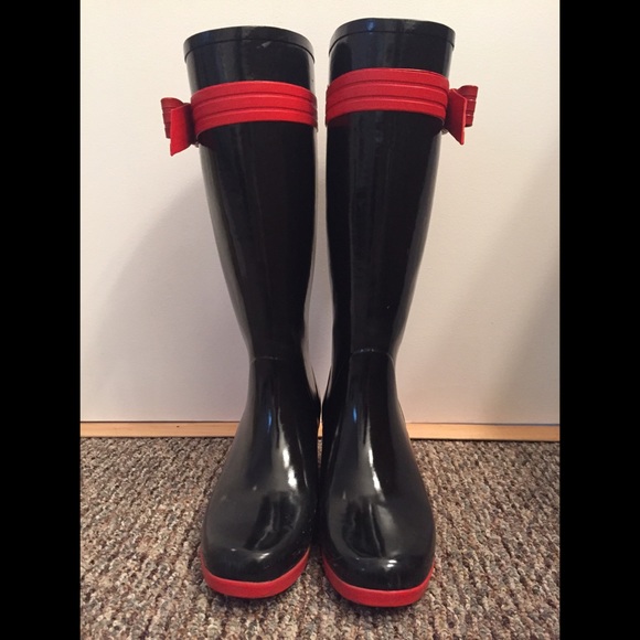 Black and Red Bow Rainboots