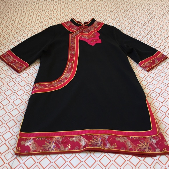 Gorgeous! Unique! Long top with fab details