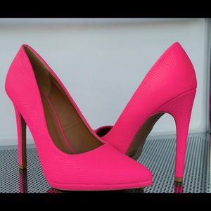 HOT pick Gorgeous pumps. Brand New in all sizes .