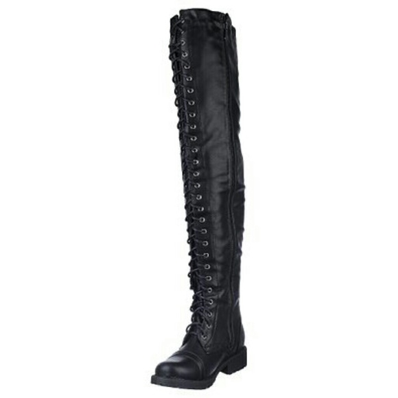 Leather black boots