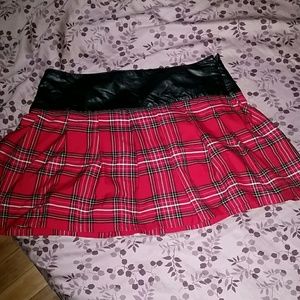Red plaid mini skirt