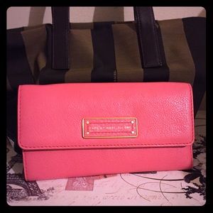 🎉NWT!Marc Jacobs" Too hot Coral Trifold Wallet!!