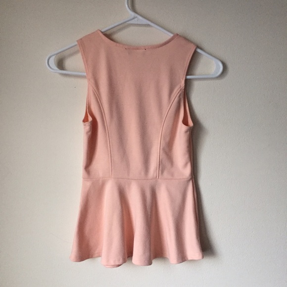 ❗️SOLD❗️Peach Peplum Top 😻 - Picture 2 of 2