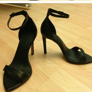 HELP ME FIND THESE ZARA HEELS