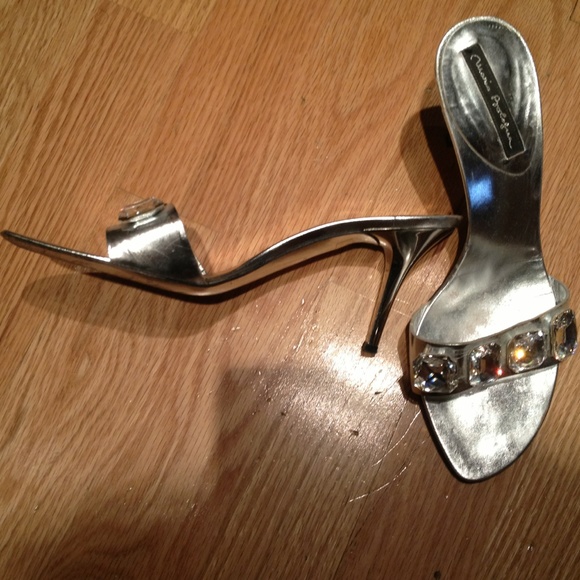Sandals - Picture 2 of 4