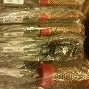 BRAND NEW CHI ROUND BRUSHES..