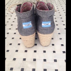 Toms wedges
