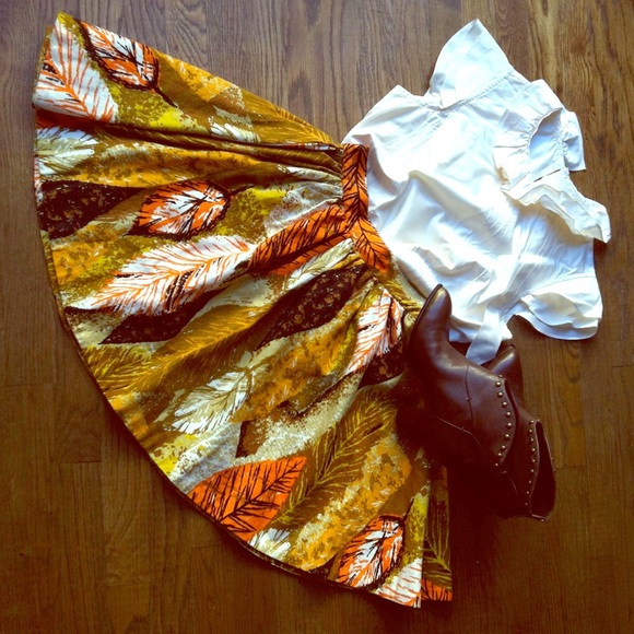 Tracy Feith Dresses & Skirts - 🍾SOLD! Tracey Feith autumn leaves designer skirt