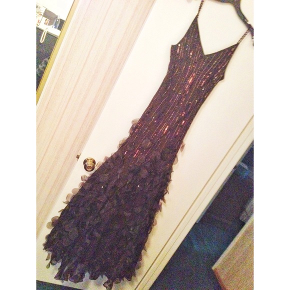 Beautiful dark brown beaded event dress! 😄👧🏽🌹