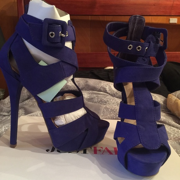 Just Fab Violet Pumps! Never been work. New in box