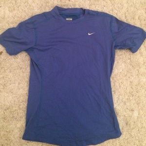 Nike dry fit short sleeve workout shirt