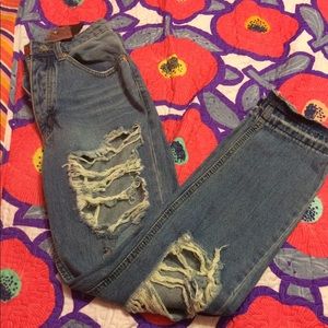 Distressed Boyfriend Jeans
