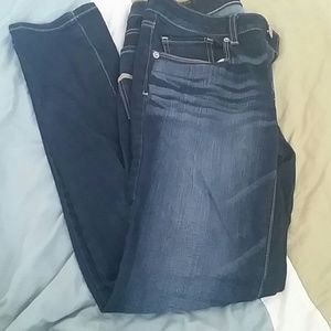 Never worn AE jeans size 6