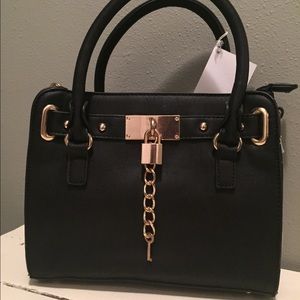 Black Handbag!