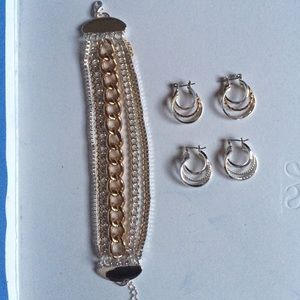Bundle pack earrings and bracelet!!