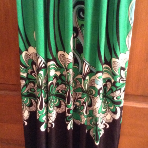 Dress - Picture 3 of 3