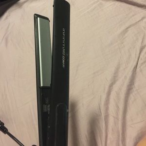 Brand new infiniti Pro conair hair iron
