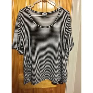 Slouchy Black and White Old Navy Striped Top