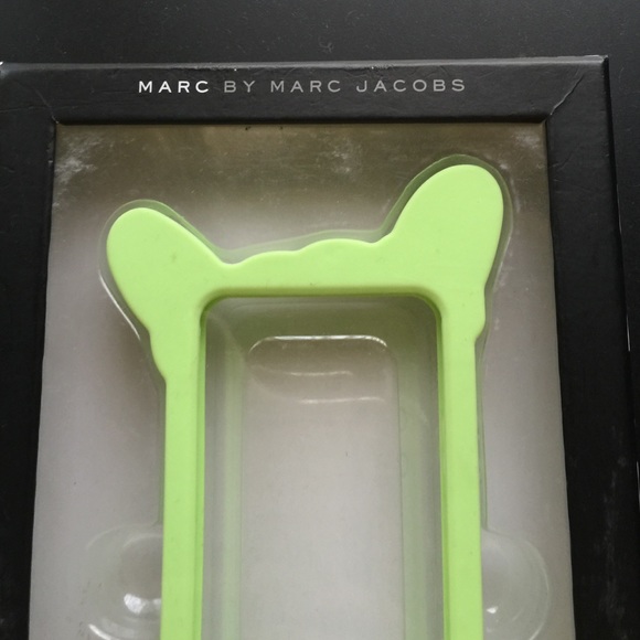 New in box Marc by Marc Jacobs IPhone 5&5S case - Picture 2 of 4