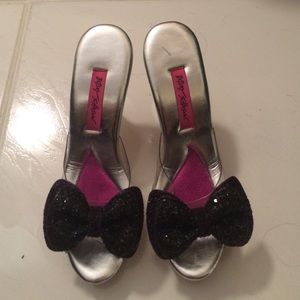 Betsy Johnson sandal heel