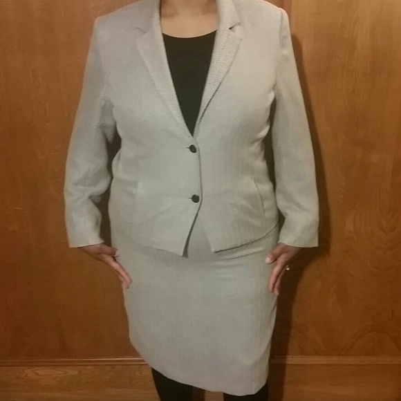 Black/White skirt suit set