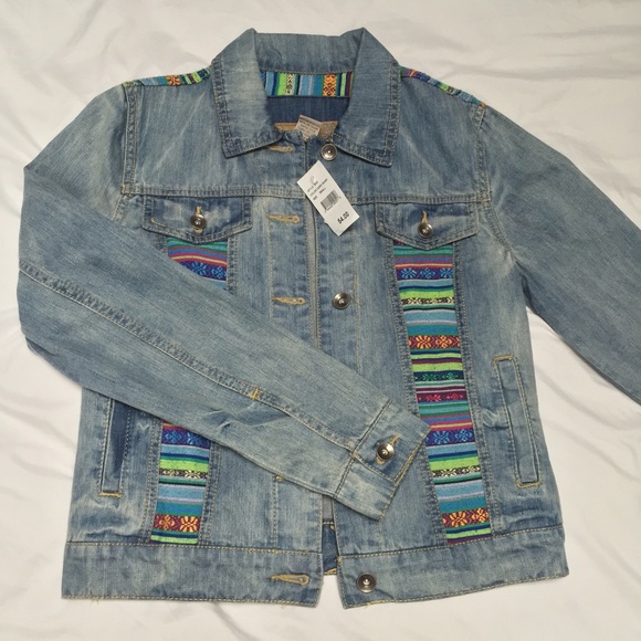 Denim jacket w patterned inserts