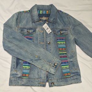 Denim jacket w patterned inserts