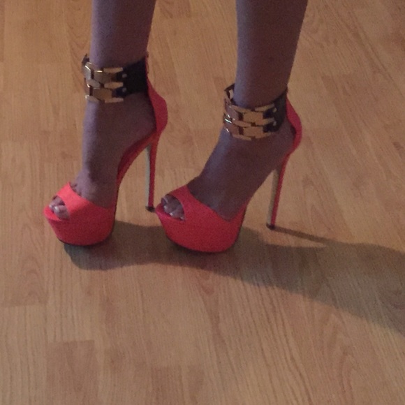 High in hot pink!