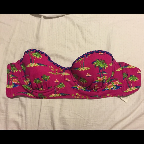 Hollister Other - Hollister strapless bikini top (large/36C/34D)