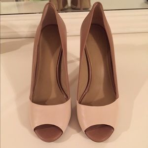 Ann Taylor nude leather peep-toe pumps
