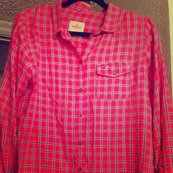 Hollister size large top