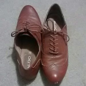 Oxford-style Shoes