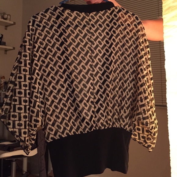 Women's fashion top - Picture 2 of 2