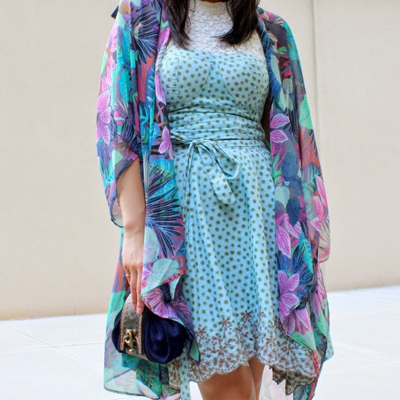 🚫SOLD🚫LF Kimono - Picture 2 of 4