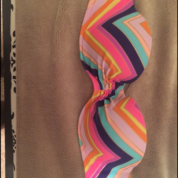 Victoria secret 34b swim top !!RESERVED!!