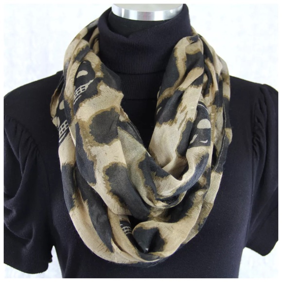 B58 Black & Taupe Skull Infinity Scarf - Picture 2 of 4