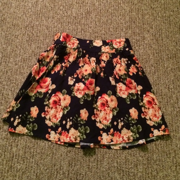BNWOT Women's Floral A-Line Skirt