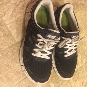 Nike free run 2's